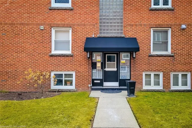 Additional image 11 of 1347 Lakeshore Rd Unit 37