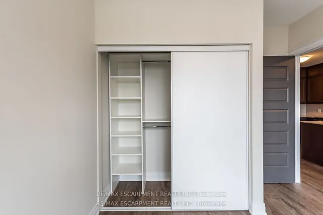 Additional image 18 of 50 Kaitting Tr Unit 303