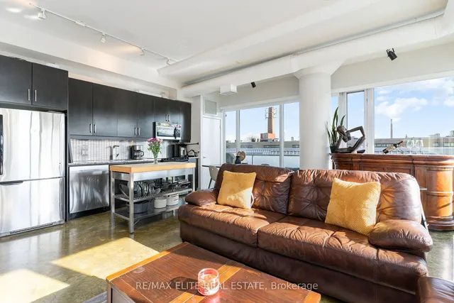 Additional image 6 of 201 Carlaw Ave Unit 412