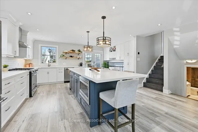 Additional image 6 of 671 Cape Ave