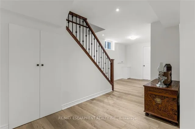 Additional image 33 of 1705 Upper Wellington St