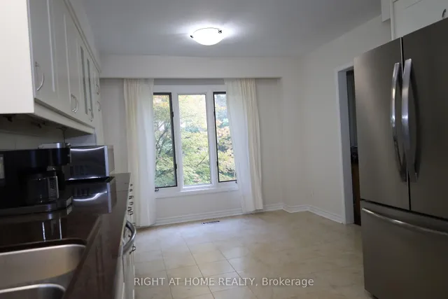 Additional image 4 of 236 York Mills Rd