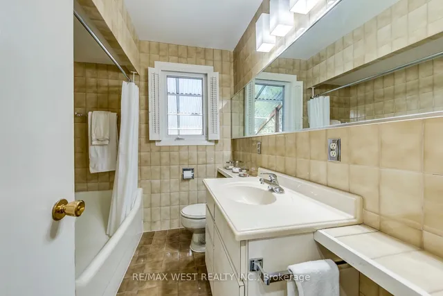 Additional image 22 of 66 Prince Charles Dr