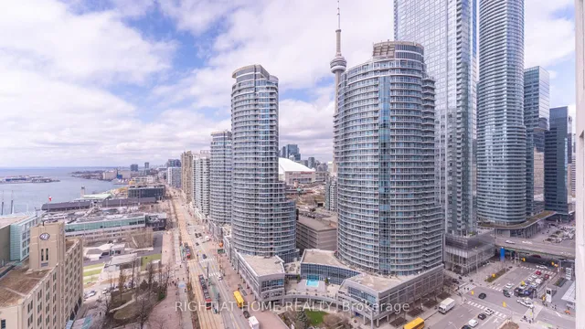 Additional image 46 of 77 Harbour Sq Unit 2412