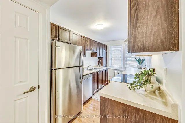 Additional image 12 of 21 Mountwood Ave Unit 7