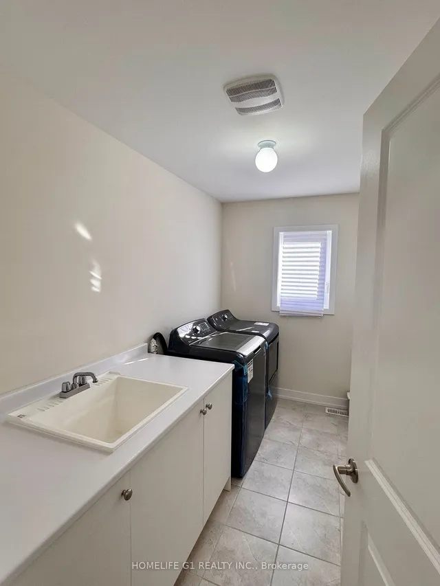 Additional image 23 of 1430 Wellwood Terr