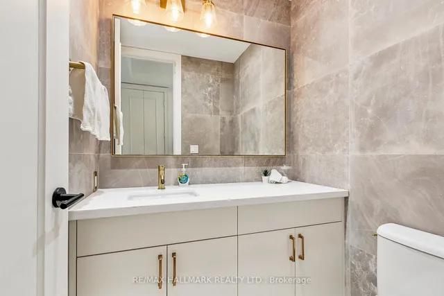 Additional image 34 of 39 Queens Quay Unit TH103