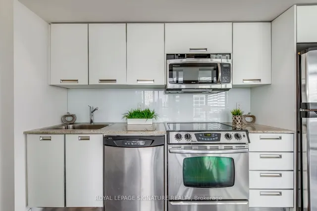 Additional image 12 of 33 Charles St Unit 2009