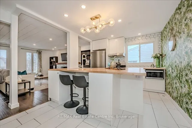 Additional image 2 of 189 SILVER ASPEN Cres