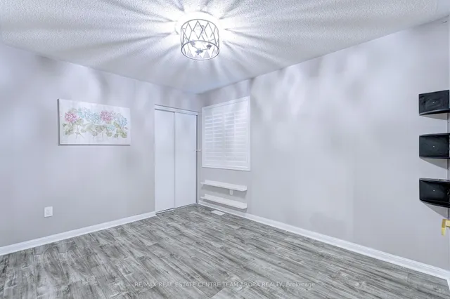 Additional image 28 of 23 Berberis Cres