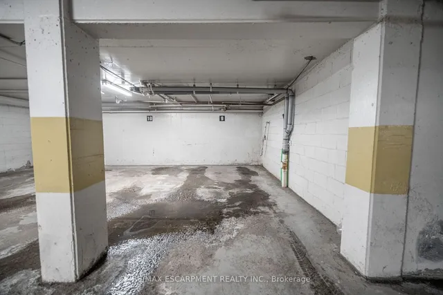 Additional image 23 of 141 Catharine St Unit 103