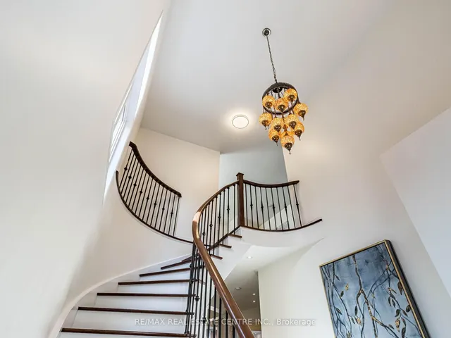 Additional image 26 of 853 Stoutt Cres