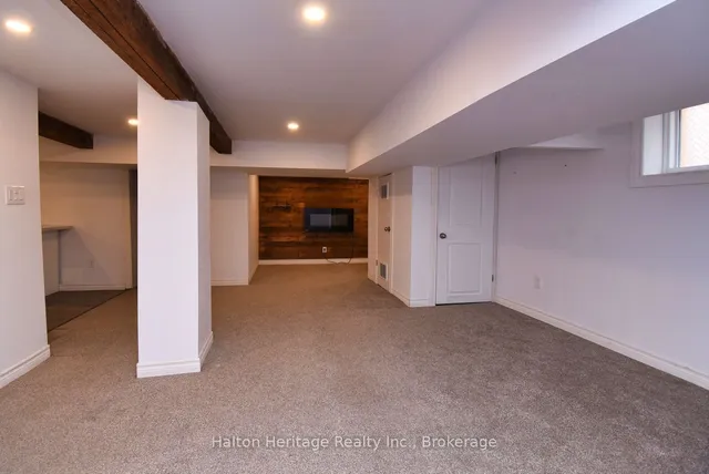 Additional image 36 of 129 Eastbourne Ave