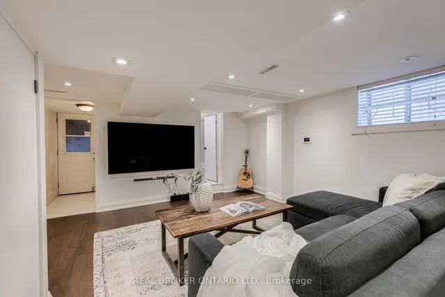 Additional image 28 of 174 Monarch Park Ave