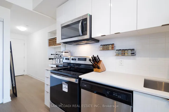 Additional image 8 of 859 The Queensway N/A Unit 521
