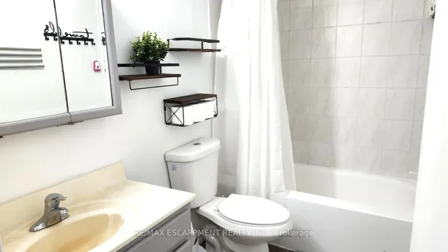 Additional image 18 of 152 Homestead Rd Unit 18