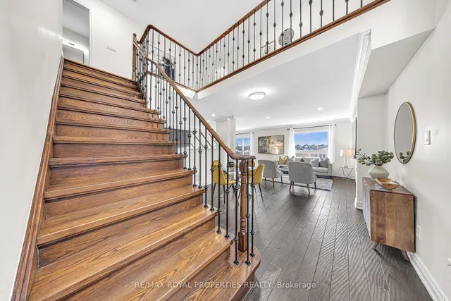 Additional image 21 of 19 Grosbeak Cres