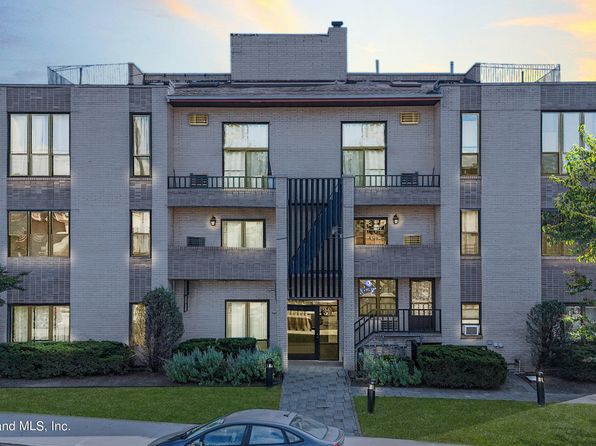 70 Hancock St, Staten Island, NY 10305
