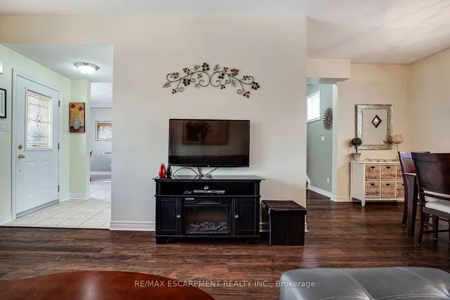 Additional image 15 of 100 Beddoe Dr Unit 27