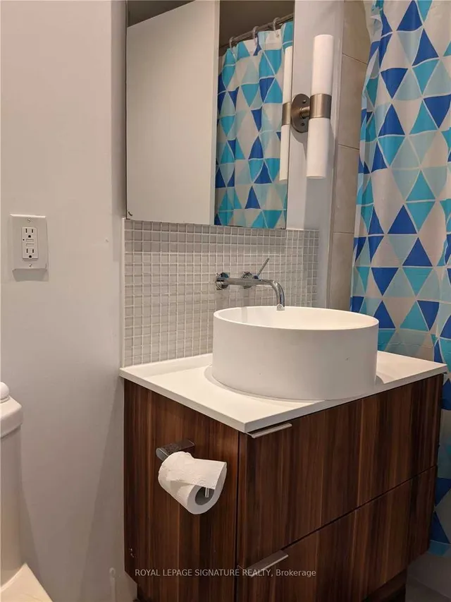 Additional image 8 of 185 Roehampton Ave Unit 201