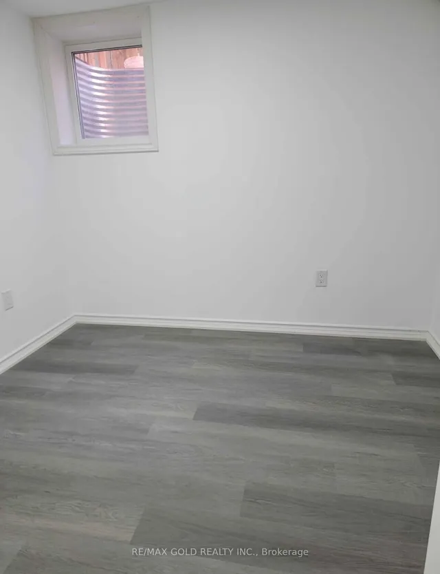 Additional image 30 of 26 Mossbank Dr