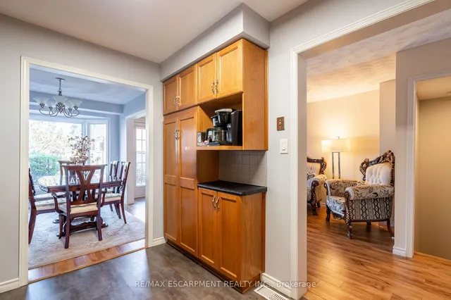 Additional image 9 of 85 Royalvista Dr