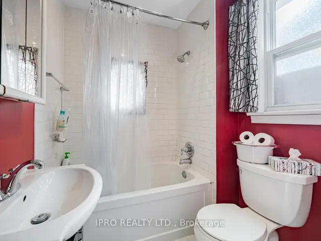 Additional image 17 of 948 Pape Ave