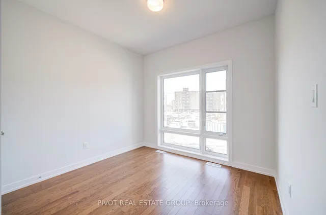 Additional image 25 of 27 Danielle Moore Circ