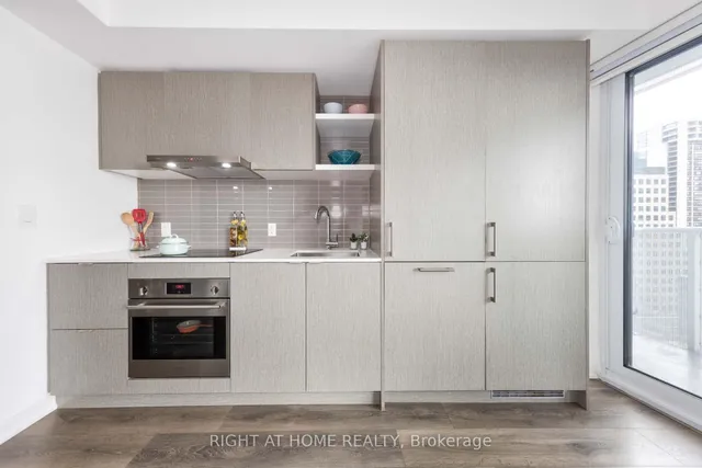 Additional image 13 of 100 Harbour St Unit 1408