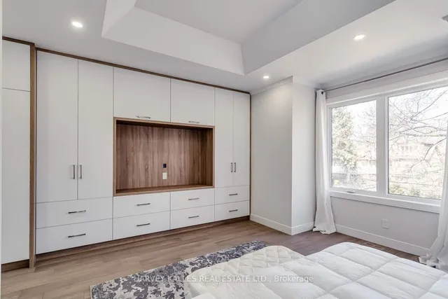 Additional image 30 of 194 Sheldrake Blvd