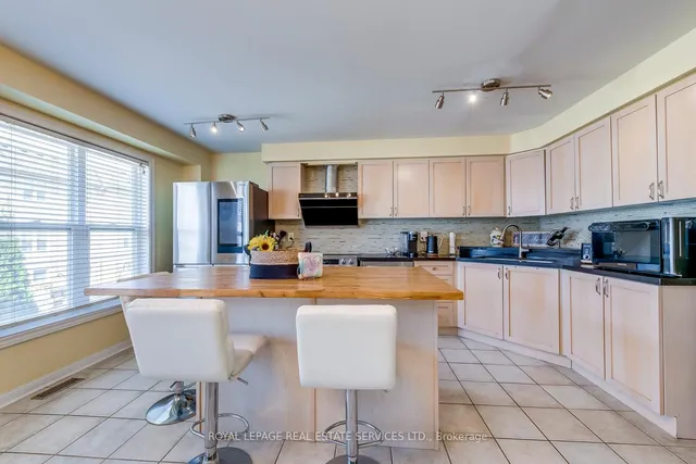 Additional image 8 of 5980 Whitehorn Ave Unit 161