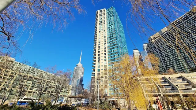 Additional image 8 of 77 Harbour Sq Unit 2412