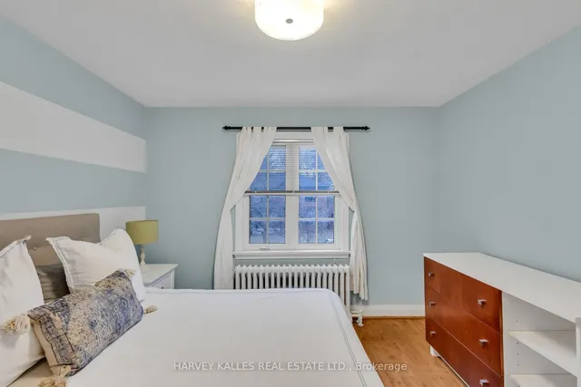 Additional image 32 of 27 Peveril Hill