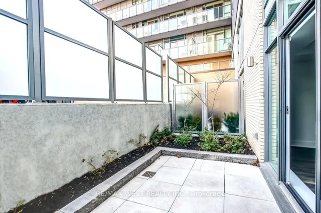 Additional image 25 of 120 Parliament St Unit Th105