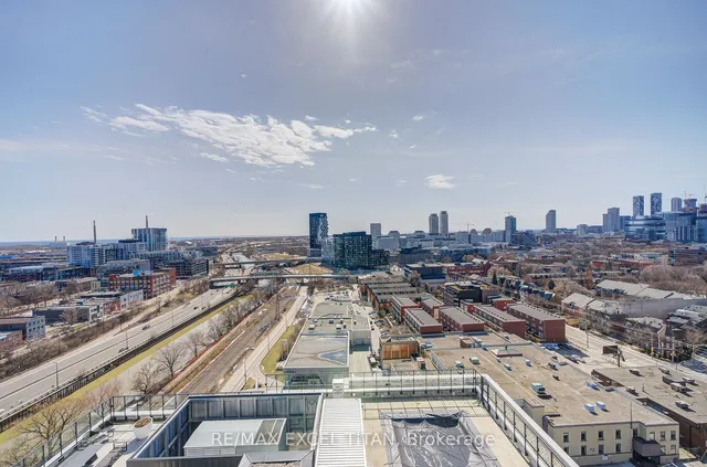 Additional image 37 of 5 Defries St Unit 1704