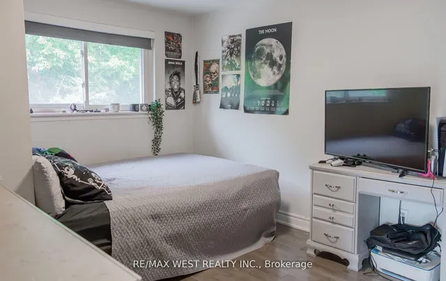 Additional image 9 of 94 Primula Cres