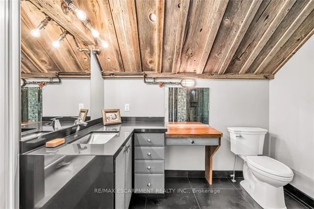 Additional image 16 of 1399 Safari Rd