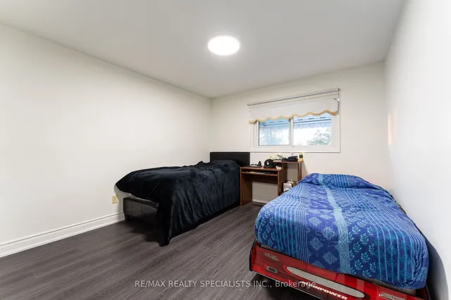 Additional image 23 of 21 Parkend Ave