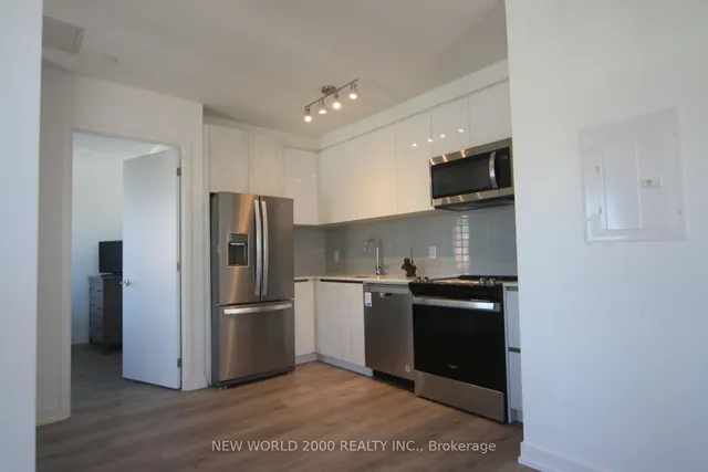 Additional image 4 of 3100 Keele St Unit 820