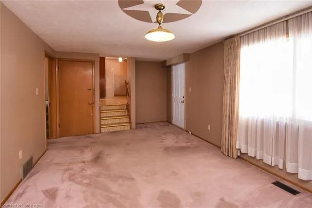 Additional image 15 of 19 Karen Cres