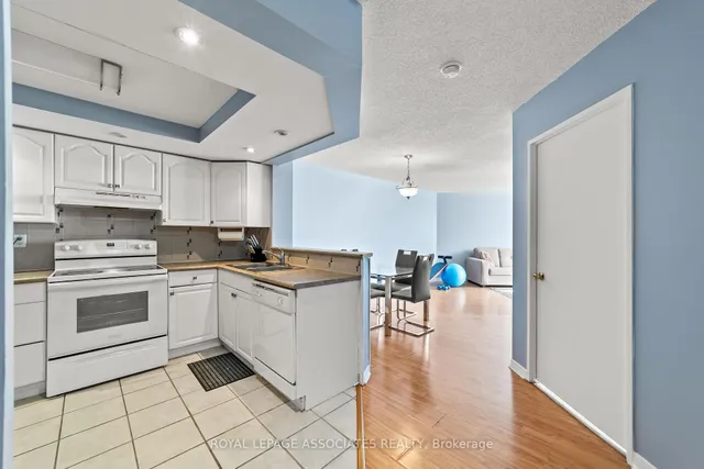 Additional image 7 of 350 Alton Towers Circ Unit 609