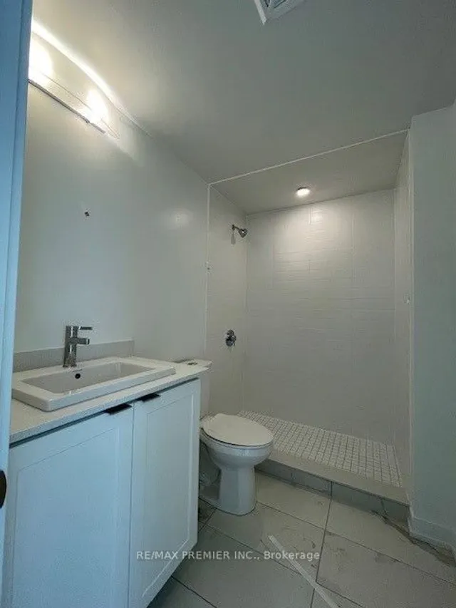 Additional image 7 of 55 Duke St Unit 1709