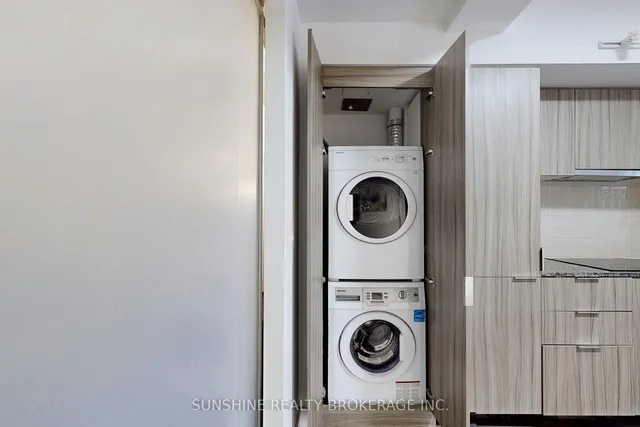 Additional image 39 of 955 Bay St Unit 905