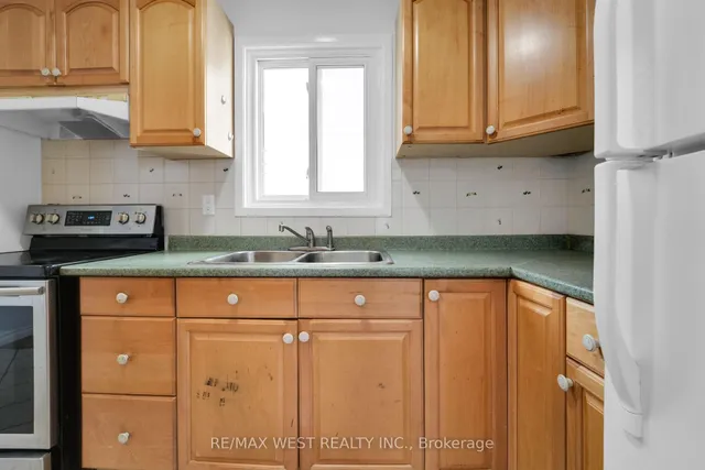 Additional image 7 of 18 Jasmine Sq