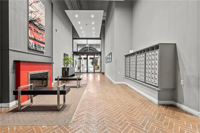 Additional image 4 of 66 Bay St Unit 105