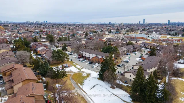 Additional image 36 of 49 Dawson Cres