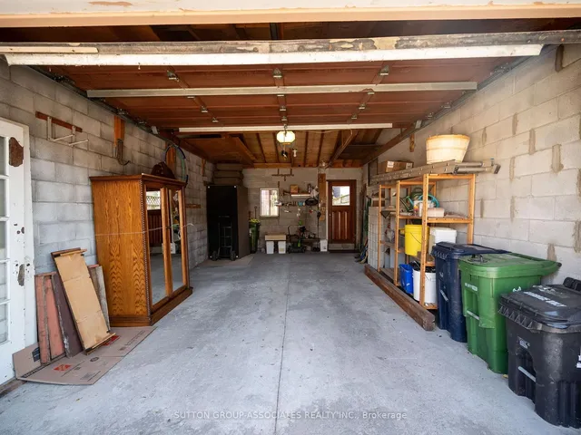 Additional image 30 of 696 Crawford St