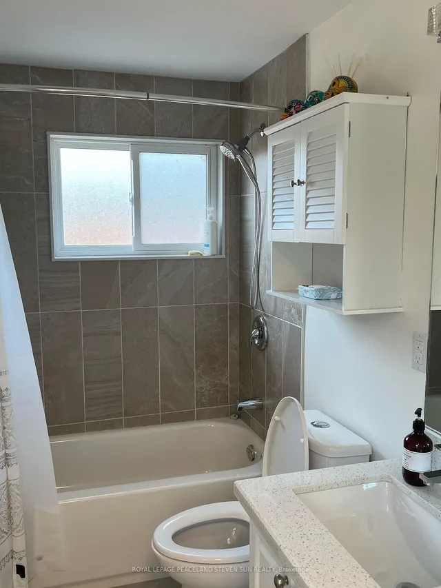 Additional image 19 of 28 Earlton Crt