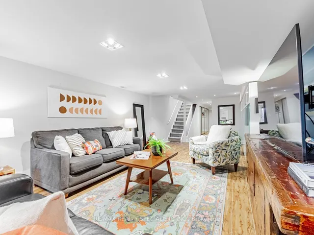 Additional image 27 of 29 Moutray St