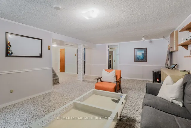 Additional image 20 of 18 Marion Cres